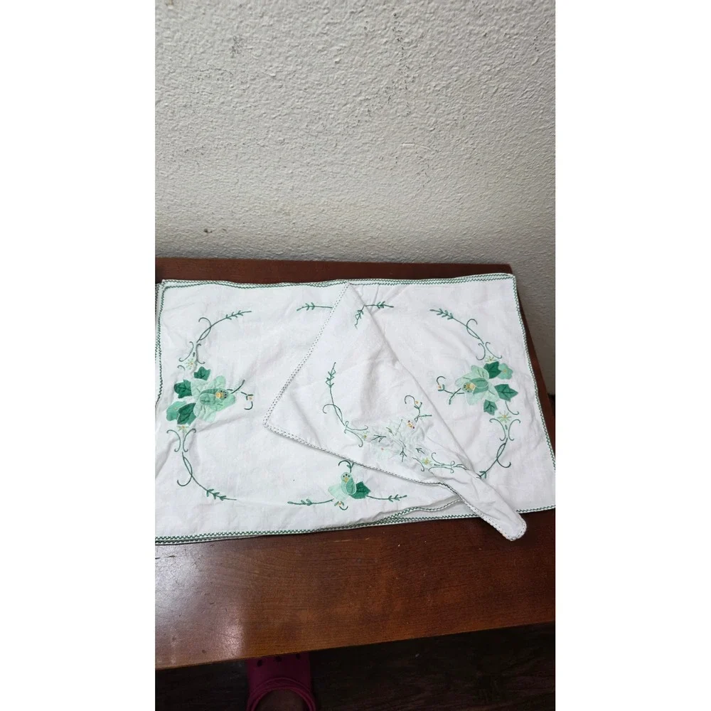 Vintage Hand Embroidered Table Linens Set White Green Floral Runner Napkins 2pc